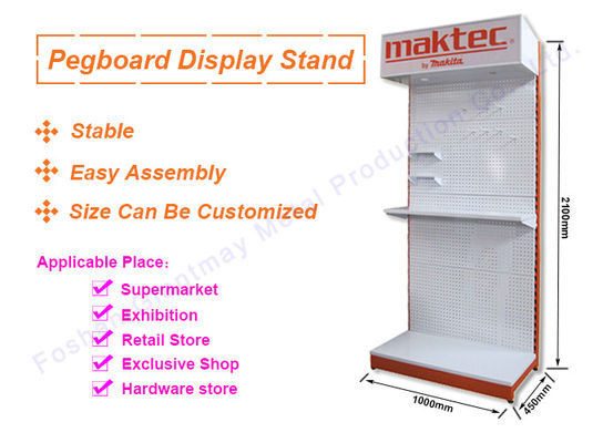 Pegboard-Metall mit hängenden Haken Hardware-Anzeige stehen